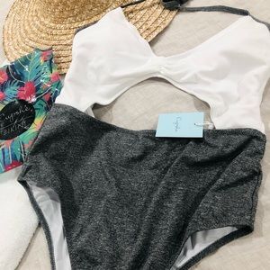 Swimsuit: NWT Cupshe Size:L